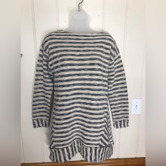 Beige & Blue Stripe Knit LS Sweater Blouse
Ladies Medium 8 - 10
100% Cotton - Picture 6 of 16
